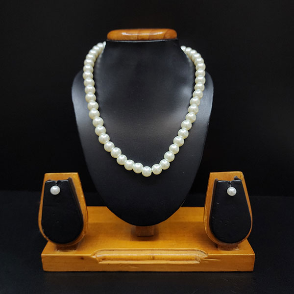 Pearl Necklace with pendent